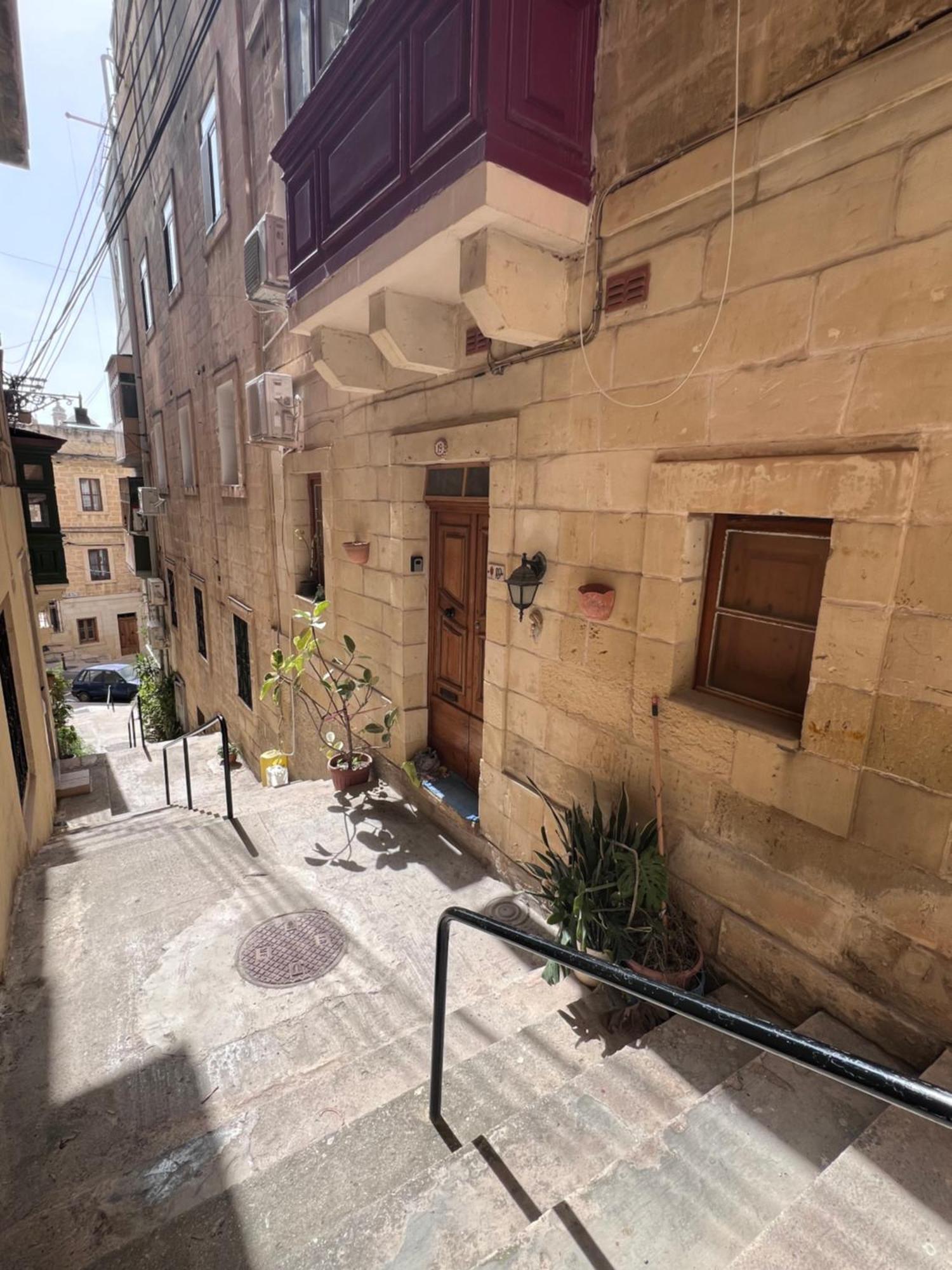 Three Apartment Birgu Exterior foto