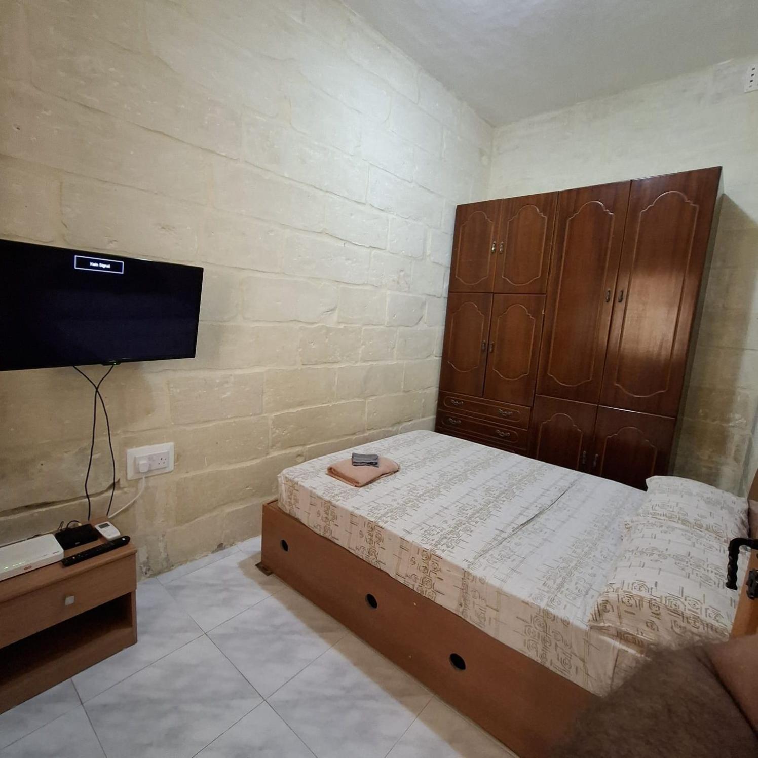 Three Apartment Birgu Exterior foto